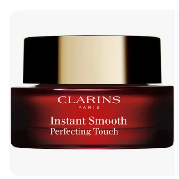 - New in box...Clarins Instant Smooth - Picture 2 of 3